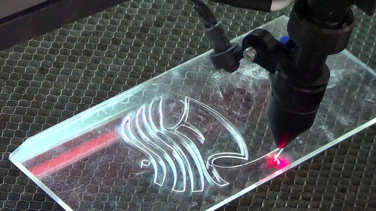 Hình thức gia công nhựa theo yêu cầu cắt khắc laser